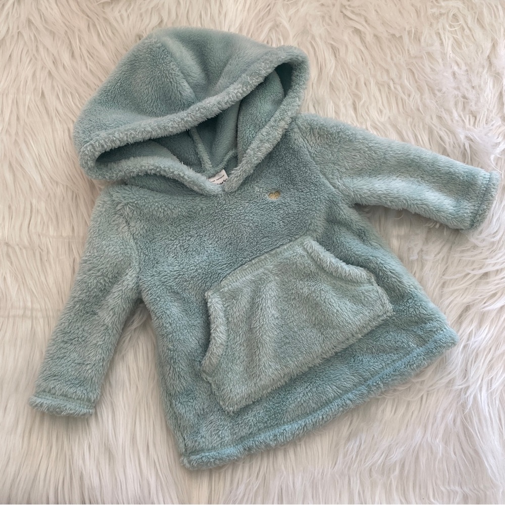Fuzzy baby pullover